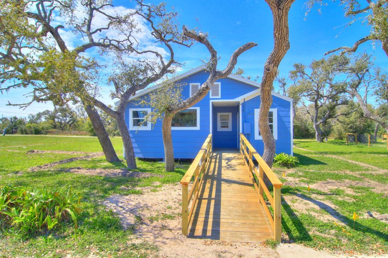 3 Bedroom 2 Bath Nestled In The Oak Trees Right On Copano Bay! Private Pier! Rockport Exterior photo